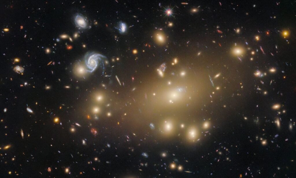 Matéria escura no aglomerado de galáxias Abell 209 observado pelo Telescópio Espacial Hubble