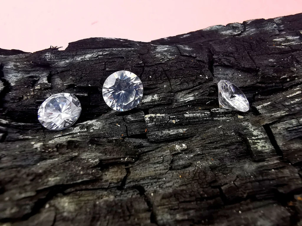 Diamante é mais do que uma pedra preciosa e sua história começa nas profundezas da Terra