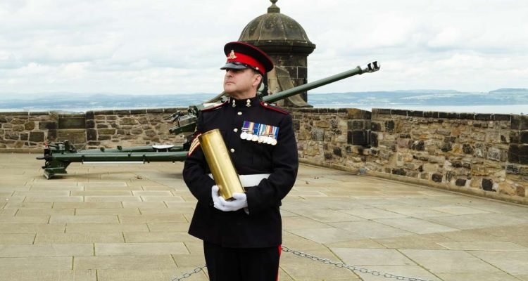 person-military-soldier-army-profession-navy-64969-pxhere.com