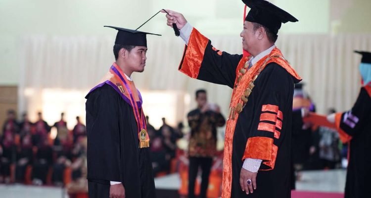 study-graduation-academic-dress-scholar-mortarboard-event-1626645-pxhere.com