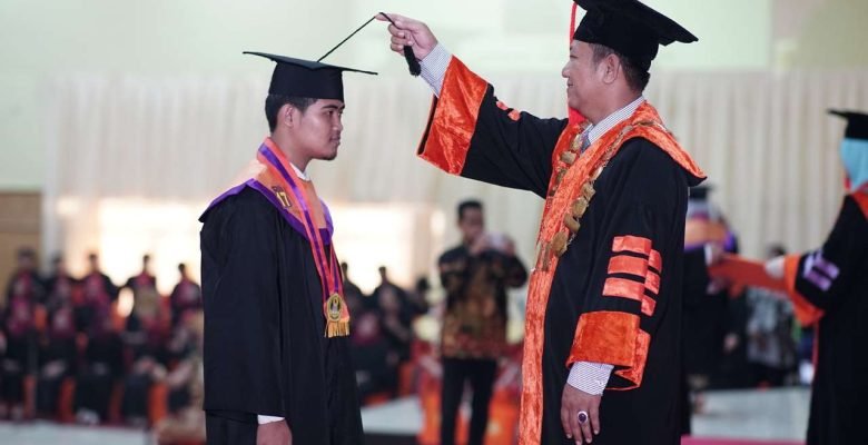 study-graduation-academic-dress-scholar-mortarboard-event-1626645-pxhere.com